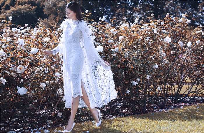 anine tốt nghiệp đại học Pontifical and Royal tại Manila, Philippines. Hiện Janine đang làm việc tại công ty người mẫu Aston (Aston Model Agency) & đang theo học ngành điện ảnh ở Hollywood, California