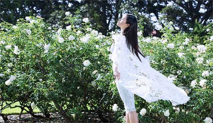 Trong những ngày tổ chức show diễn ở Mỹ, Đỗ Mạnh Cường đã có dịp mời người đẹp thực hiện bộ ảnh thời trang mới.