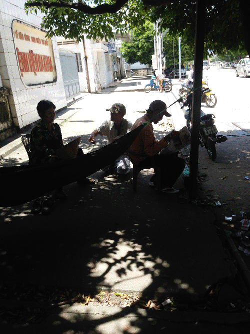 Người dân bàn tán về vụ việc xảy ra và những bất an về trật tự <a href='https://vtcnews.vn/xa-hoi.2.0.html' >xã hội</a> gần đây trên đảo Phú Quốc.