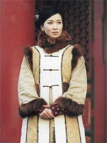 Xa Thi Mạn đảm nhiệm vai Nhĩ Thuần - nhân vật nhiều lần lao đao vì bị hãm hại. Đây được coi là vai diễn đánh dấu cột mốc trong sự nghiệp của diễn viên.