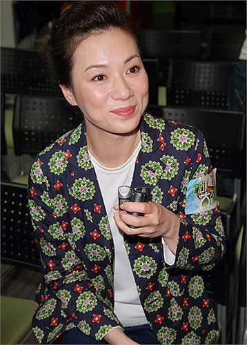 Sau vai An Xuyến, Trương Khả Di được chú ý với 'Pháp chứng tiên phong', 'Ông xã vạn tuế', 'Nấc thang tình yêu' (Thiên thê)... Những năm gần đây cô đóng phim của Trung Quốc đại lục, phim gần đây là 'Phong trung kỳ duyên', đóng cùng Lưu Thi Thi, Hồ Ca. Hồi đầu năm, người đẹp 45 tuổi lộ ảnh hẹn hò người đàn ông Trung Quốc lai Pháp, kém cô tám tuổi.