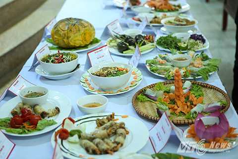 Những món ăn cầu kỳ, ngon miệng và đẹp mắt được các bạn sinh viên thể hiện trong cuộc thi