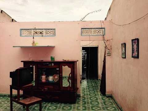 Một ngôi nhà bị tốc mái hoàn toàn.