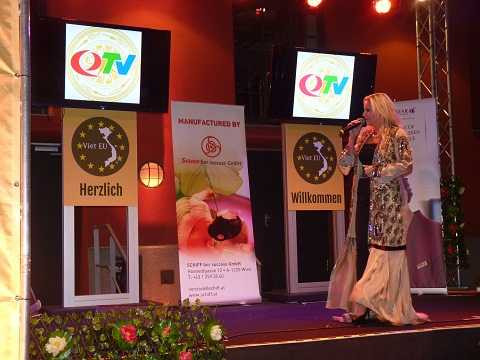 Ca sĩ Áo nổi tiếng Michaela Kovarikova Ca sĩ Áo nổi tiếng Michaela Kovarikova