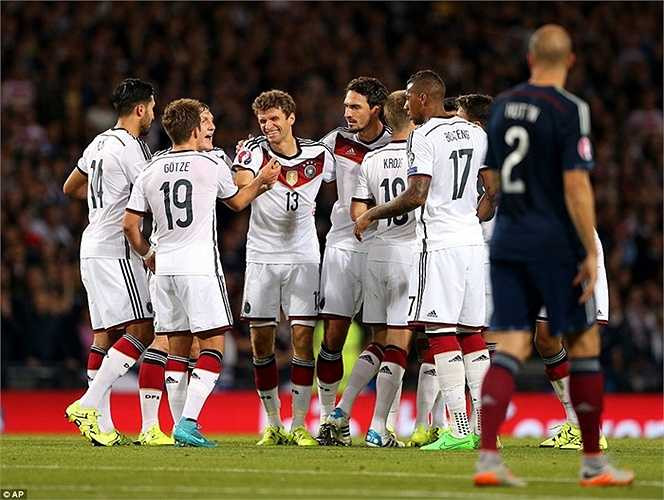 Schweinsteiger được Sir Alex quan tâm, còn người được khán giả trông đợi nhất đêm qua là Thomas Muller