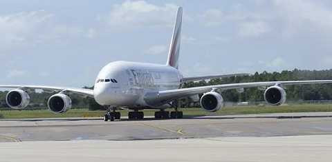 Đi máy bay đường dài: Chuẩn bị sức khỏe tốt, chọn hãng bay an toàn