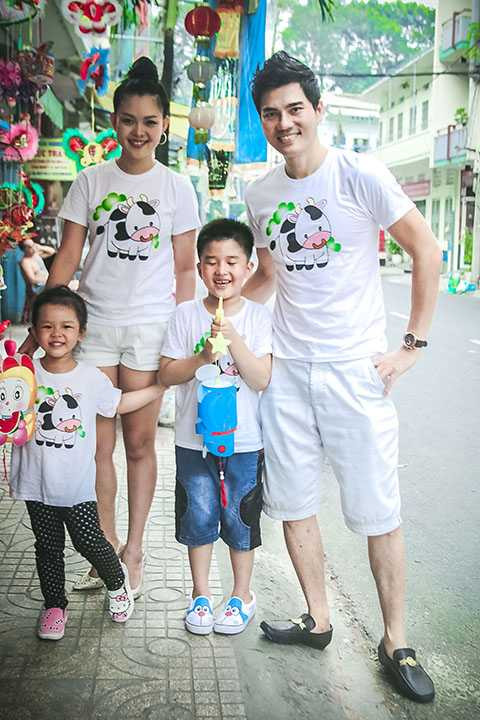 Chính vì lẽ đó, anh rất hiếm khi tiết lộ về vợ con trước công chúng.