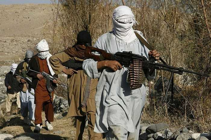 Taliban - Đây là tổ chức khủng bố có nguồn gốc từ phong trào sinh viên. Hiện nay, tổ chức này thường có những vụ tấn công du kích nhằm vào binh lính NATO và các cơ quan của chính phủ hiện tại ở Afghanistan. 