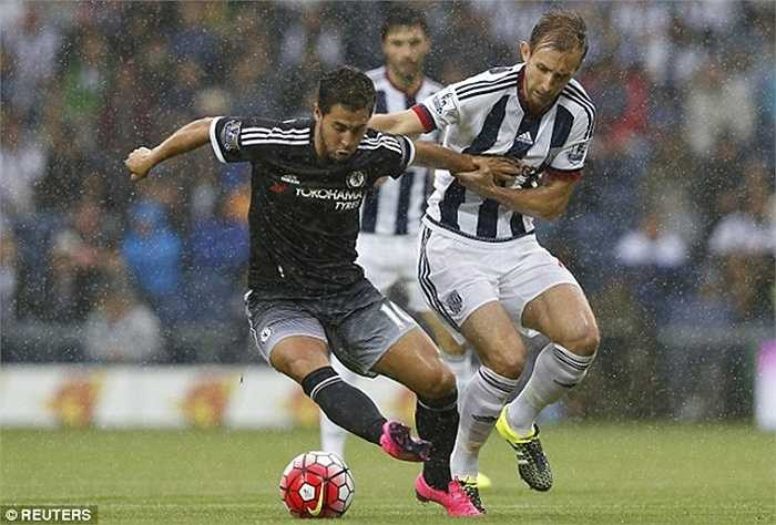 Eden Hazard là cầu thủ Chelsea nhận lương cao nhất. Với bản hợp đồng mới ký hồi đầu năm nay, số tiền mà tiền vệ người Bỉ nhận mỗi tuần là 220.000 bảng