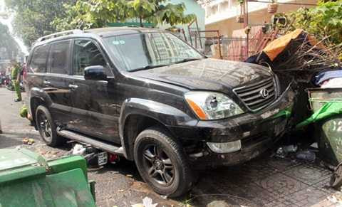 Sau khi gây tai nạn chết người, Phương để lại xe Lexus bỏ trốn - Ảnh: Ngọc Thọ Sau khi gây tai nạn chết người, Phương để lại xe Lexus bỏ trốn - Ảnh: Ngọc Thọ