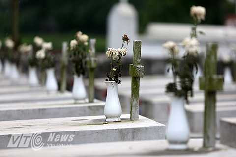 Bà Nguyễn Thị Nhiệm, người phụ nữ 10 năm ròng đi xin hài nhi về chôn cất