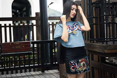 Hiện tại, cô chỉ chuyên tâm cho công việc và học tập.