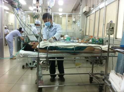 Xe khách tông liên hoàn 7 xe máy: Tài xế hoảng loạn nhưng không bỏ chạy