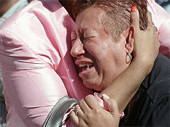 Những giọt nước mắt của người thân nạn nhân