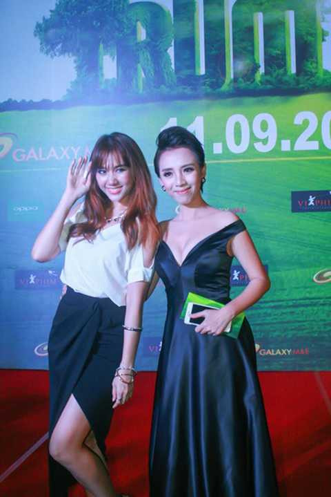 Tâm sự về vai diễn mới, nữ danh hài cho biết: “Vào vai les, Trang không gặp trở ngại gì, tại ngoại hình cũng giống đàn ông sẵn rồi. Điểm khác biệt của nhân vật này so với anh Thứ trong Tốc độ và đường cong là cô rất nam tính, nhưng đôi lúc phải tỏ ra dịu dàng và dùng nữ sắc để mồi chài anh chàng Mộc Lâm do Quang Đăng thủ vai.