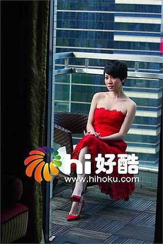 Trong 15 năm hoạt động diễn xuất miệt mài, bao nhiêu tiền kiếm được Xa Thi Mạn gần như dùng để đầu tư bất động sản. Nhờ đầu óc kinh doanh cùng sự 'mát tay' nên tài sản của nữ diễn viên sinh năm 1975 ngày một lớn.