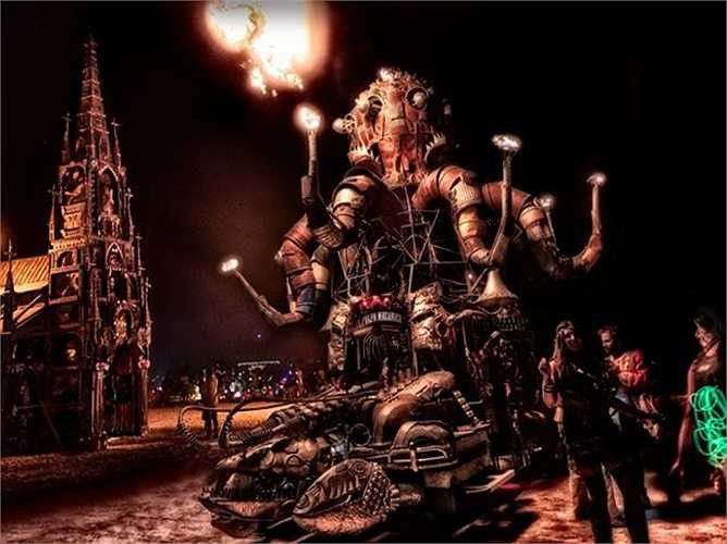 Xuất phát từ cộng đồng yêu nhạc Rock và thích nghe nhạc trên xe ô tô, lễ hội này chủ yếu trưng bày những tác phẩm bằng ánh sáng và âm nhạc trên nền chất liệu là chiếc xe ô tô.