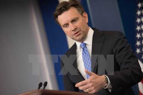 Người phát ngôn Nhà Trắng Josh Earnest. (Nguồn: AFP/TTXVN) Người phát ngôn Nhà Trắng Josh Earnest. (Nguồn: AFP/TTXVN)