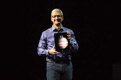 Tim Cook hân hoan giới thiệu mẫu iPad mới đến người dùng Tim Cook hân hoan giới thiệu mẫu iPad mới đến người dùng