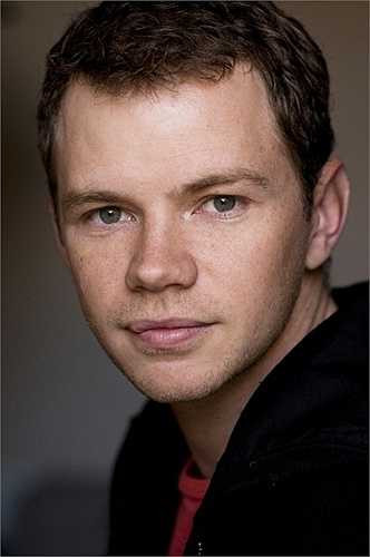 Vài năm gần đây, Jeffrey chuyển hướng sang công việc đứng sau ống kính. Anh đạo diễn một vài phim truyền hình như Angry Boys, Small Time Gangster, H20: Just Add Water, và Neighbours (có David Hoflin diễn xuất). Nhà làm phim trẻ còn là một tay guitar cừ của nhóm Ballet Imperial. (Nguồn: Zing)