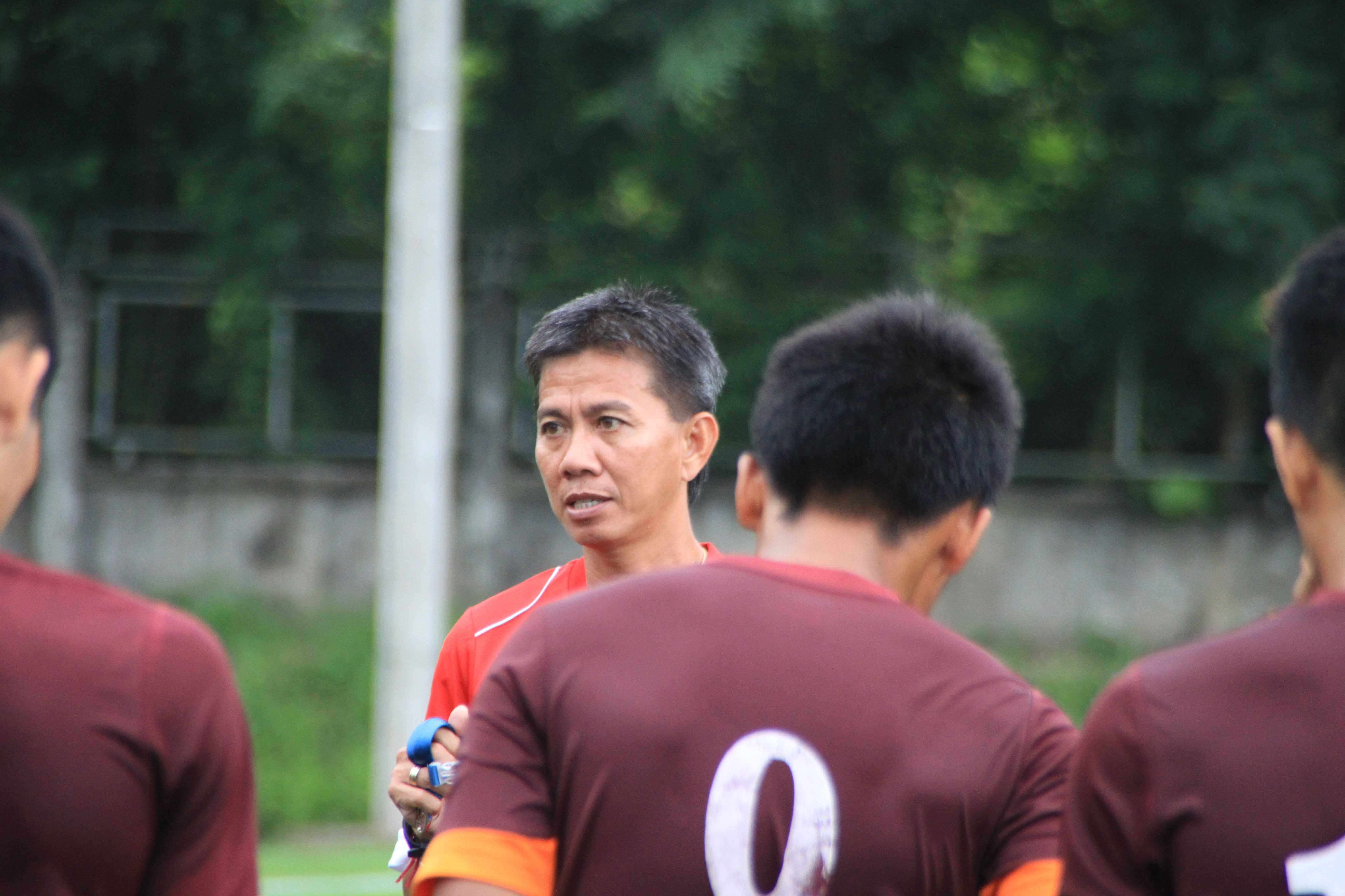 HLV U19 Việt Nam hết lòng bênh Miura