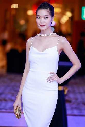 Hoa hậu Thùy Dung: 'Khi yêu, tôi không đòi xe hơi, nhà lầu'