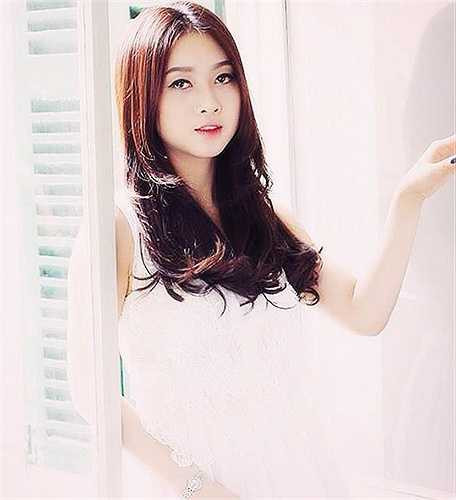 Thần tượng của hot girl này là Earth - một ca sỹ người Thái Lan.