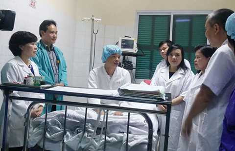 Bộ trưởng Y tế, mua trực thăng vận chuyển tạng, NGuyễn Thị Kim Tiến