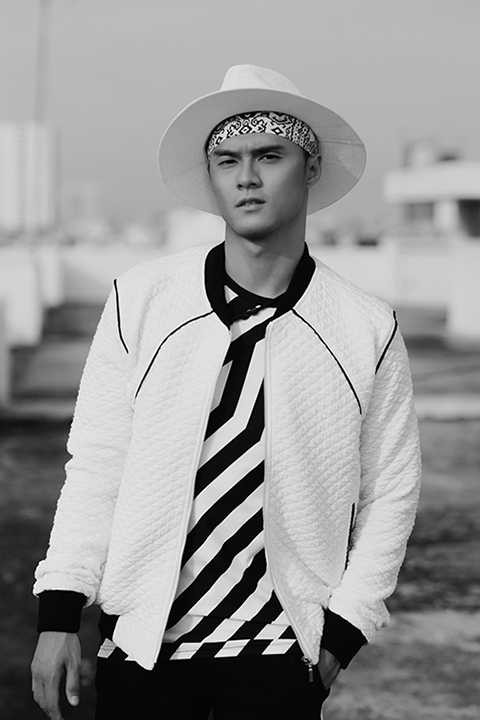 Mới đây, chàng vũ công điển trai vừa xuất hiện khỏe khoắn trong bộ ảnh thời trang với những trang phục mang đậm phong cách cá tính cho phái mạnh.