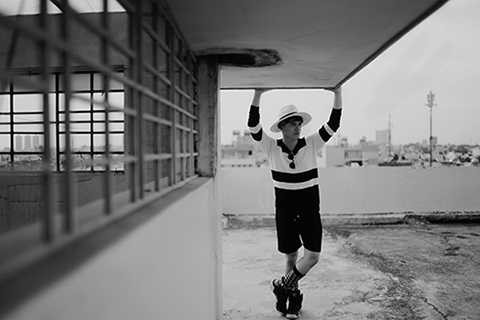 Chính tài năng vũ đạo đã giúp Lâm Vinh Hải mang đến nét khỏe khoắn cho từng bức ảnh.