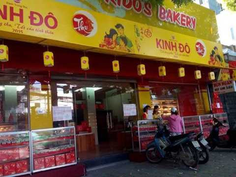 Người Hà Nội xếp hàng, mua bánh trung thu truyền thống