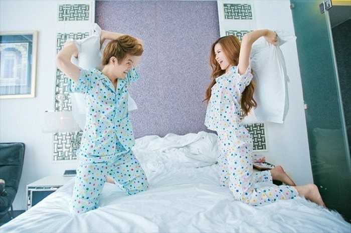Từ đó trở đi, Ông Cao Thắng và Đông Nhi đã có khá nhiều MV chung lãng mạn, ngọt ngào