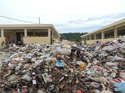 rác thải sinh hoạt, đảo Lý Sơn quá tải, rác thải tấn công, ô nhiễm môi trường
