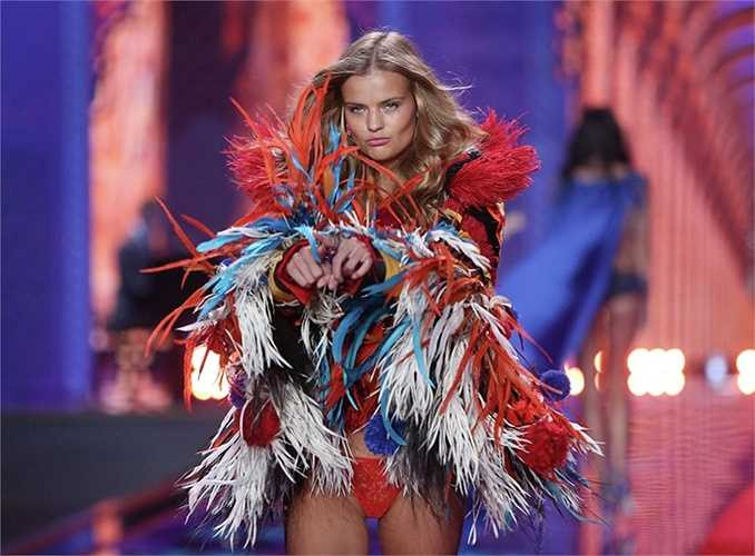 Siêu mẫu Kate Grigorieva trong show diễn của Victorya Secret