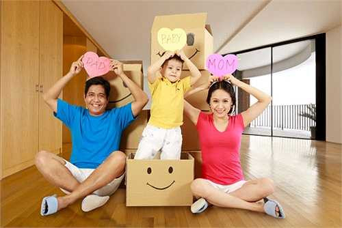 Đức Thịnh và Thanh Thúy là gương mặt diễn viên quen thuộc với khán giả, đặc biệt là màn ảnh nhỏ miền Nam. Ngoài đời, họ là một cặp vợ chồng ăn ý. Cả hai có cậu con trai kháu khỉnh biệt danh Cà Phê, được khán giả yêu mến. (Nguồn: Dân Việt)