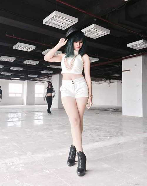 Nữ sinh trường Báo đam mê vũ đạo, mơ trở thành biên tập viên truyền hình