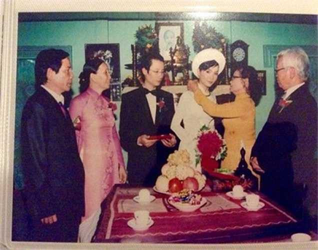 Ảnh cưới của nam ca sỹ Hoàng Bách.