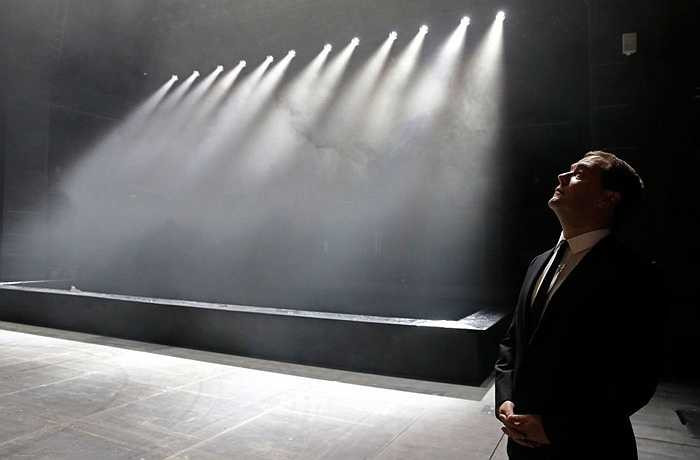 Ông Dmitry Medvedev tham dự lễ khai trương Nhà hát kịch Bolshoi mang tên G.A. Tovstonogov