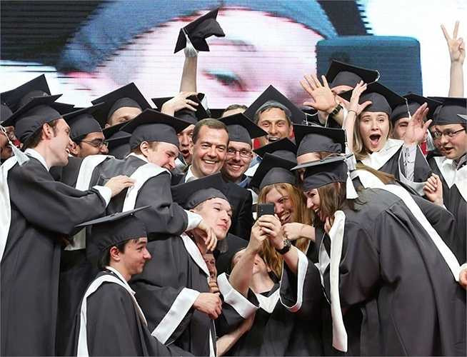 Thủ tướng Chính phủ Liên bang Nga Dmitry Medvedev tham dự hội nghị quốc tế Startup Village ở Skolkovo