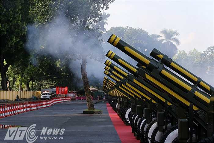 25 khẩu pháo được chia làm 5 cụm, mỗi cụm 5 khẩu.