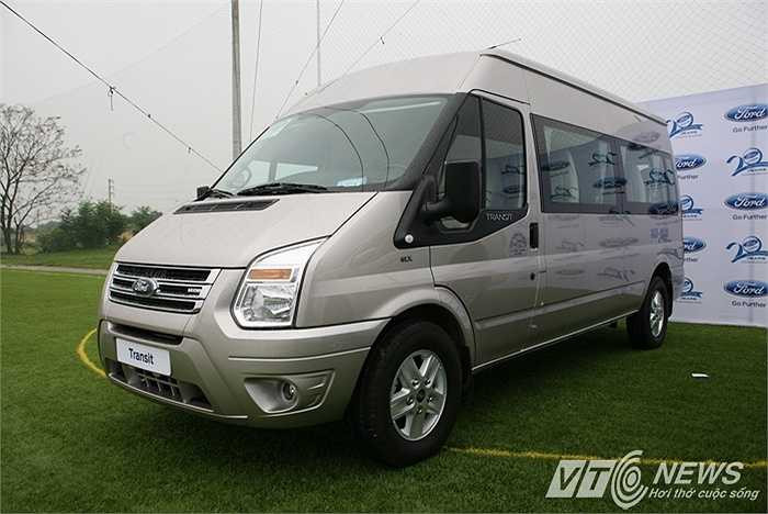 Chiếc xe Ford Transit đầu tiên đựợc ra mắt tại Việt Nam vào năm 1997, khẳng định cam kết đầu tư lâu dài của Ford vào công nghiệp sản xuất xe thương mại. Từ đó đến nay, Ford Transit 16 chỗ không ngừng được cải tiến, phát triển thêm những tính năng ưu việt.