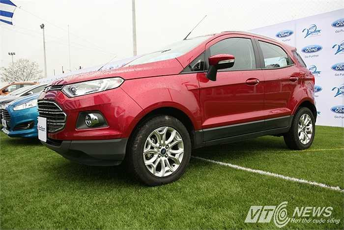 Ford EcoSport mới xuất hiện tại Việt Nam được ví như phiên bản gầm cao của Ford Fiesta, chiếc xe hơi được đánh giá cao tại nhiều thị trường nhờ thiết kế hiện đại và phù hợp với việc di chuyển trong thành phố.