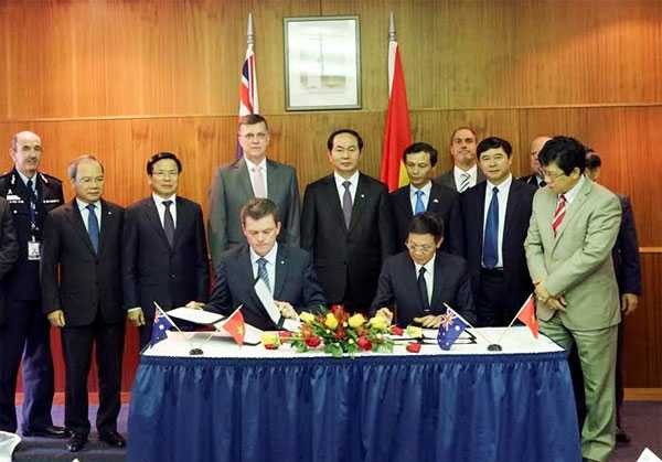 Bộ trưởng Trần Đại Quang chứng kiến Lễ ký kết gia hạn Bản ghi nhớ trong lĩnh vực đấu tranh phòng, chống tội phạm xuyên quốc gia và thúc đẩy hợp tác cảnh sát