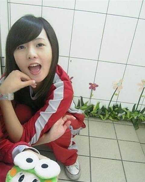 Hình ảnh cô gái sẵn sàng ngủ với ai cũng được