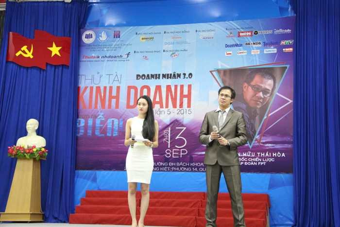 Diễn giả nổi tiếng khuyên sinh viên tin vào chính mình