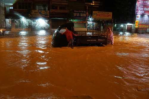 Xe bơi trên QL 51 Xe bơi trên QL 51