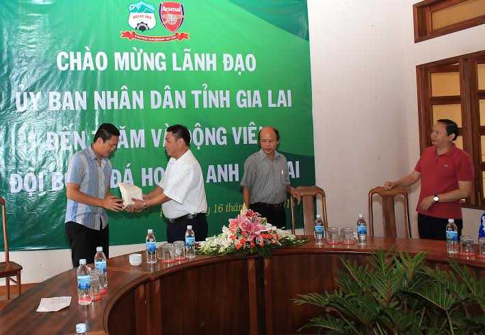 HAGL nhận thưởng 