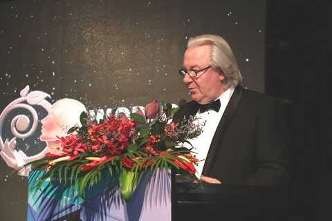 2 Ông Graham Cooke – Sáng lập và Chủ tịch hội đồng giải thưởng World Travel Award đánh giá InterContinental có vẻ đẹp đáng kinh ngạc 2 Ông Graham Cooke – Sáng lập và Chủ tịch hội đồng giải thưởng World Travel Award đánh giá InterContinental có vẻ đẹp đáng kinh ngạc