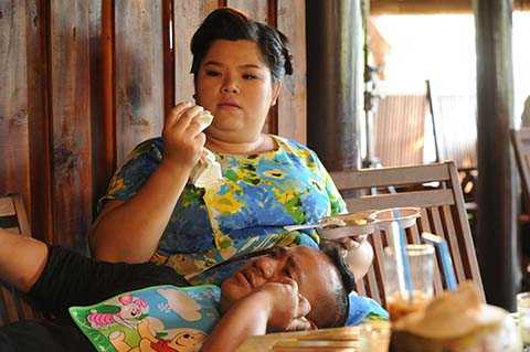 Nữ diễn viên hài Tuyền Mập cũng tham gia diễn xuất trong bộ phim này.