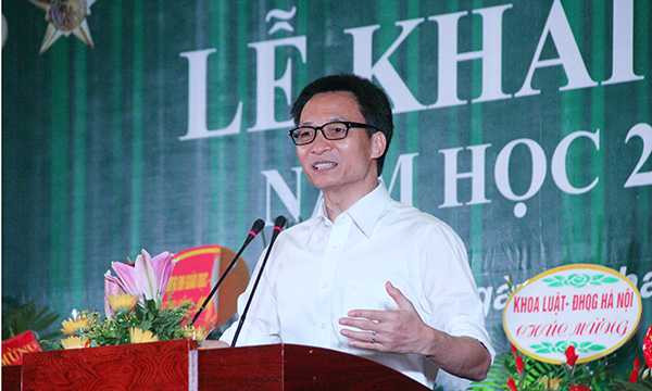 Phó Thủ tướng Vũ Đức Đam giao lưu với hàng trăm sinh viên trường Đại học Khoa học Xã hội và Nhân văn (Ảnh: Phạm Thịnh)